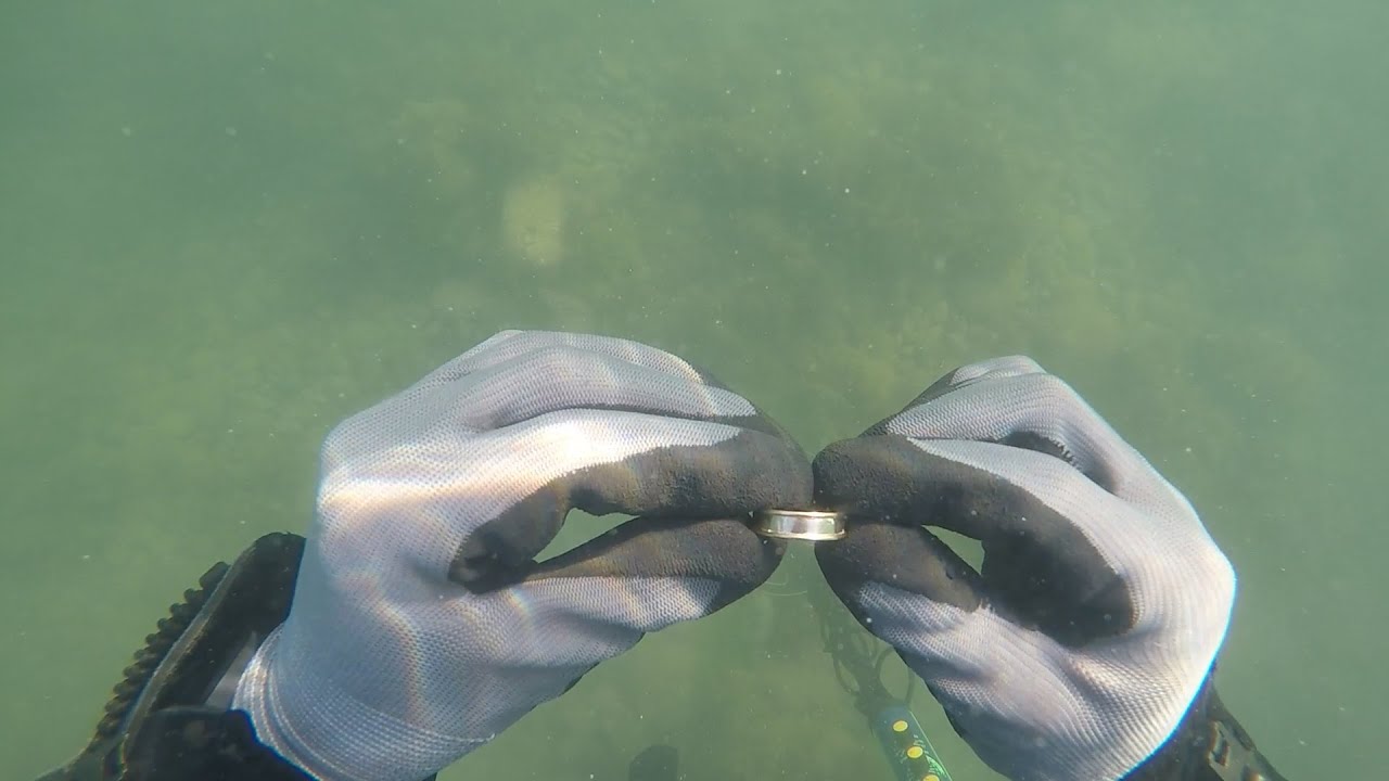 Подводный поиск с Minelab Excalibur. Мой идеальный коп. Нашел в море золото, браслет, кулон, монеты.