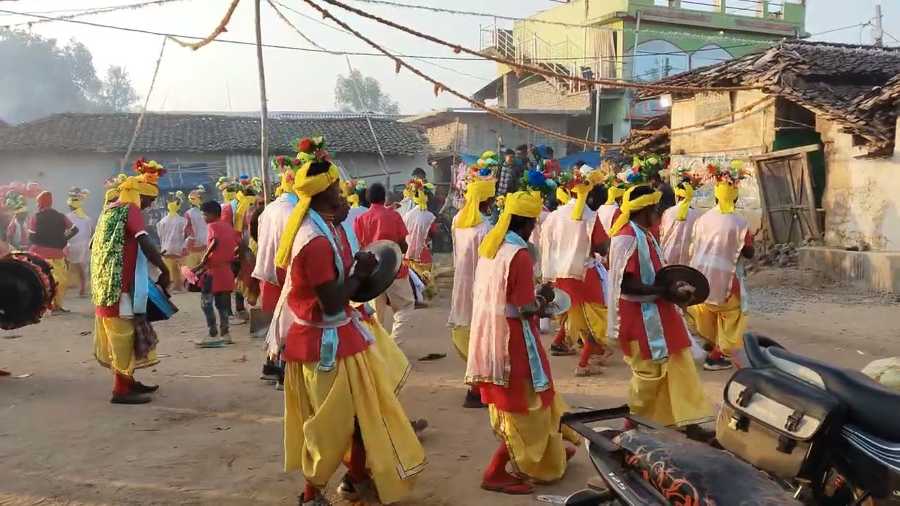 ग्राम  रीलो गौरा पार्टी, kurru गौरा में भाग लिए,10,1,2025