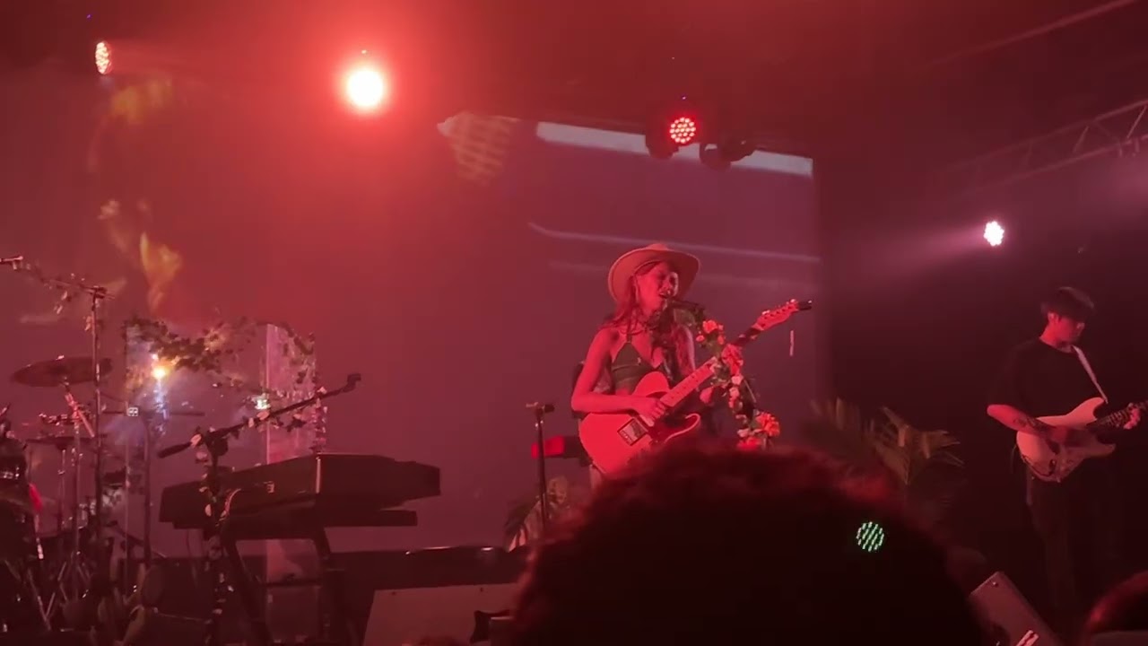 L&Uuml;CY - Eyes (in taipei legacy)