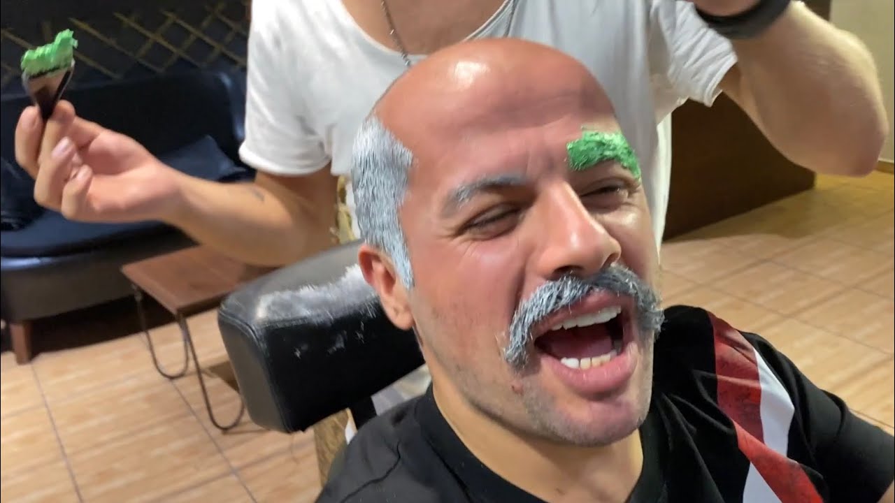 TÜPÇÜ FİKRET'İN SAÇLARINI YEŞİLE BOYADIM... ÇILDIRDI !!