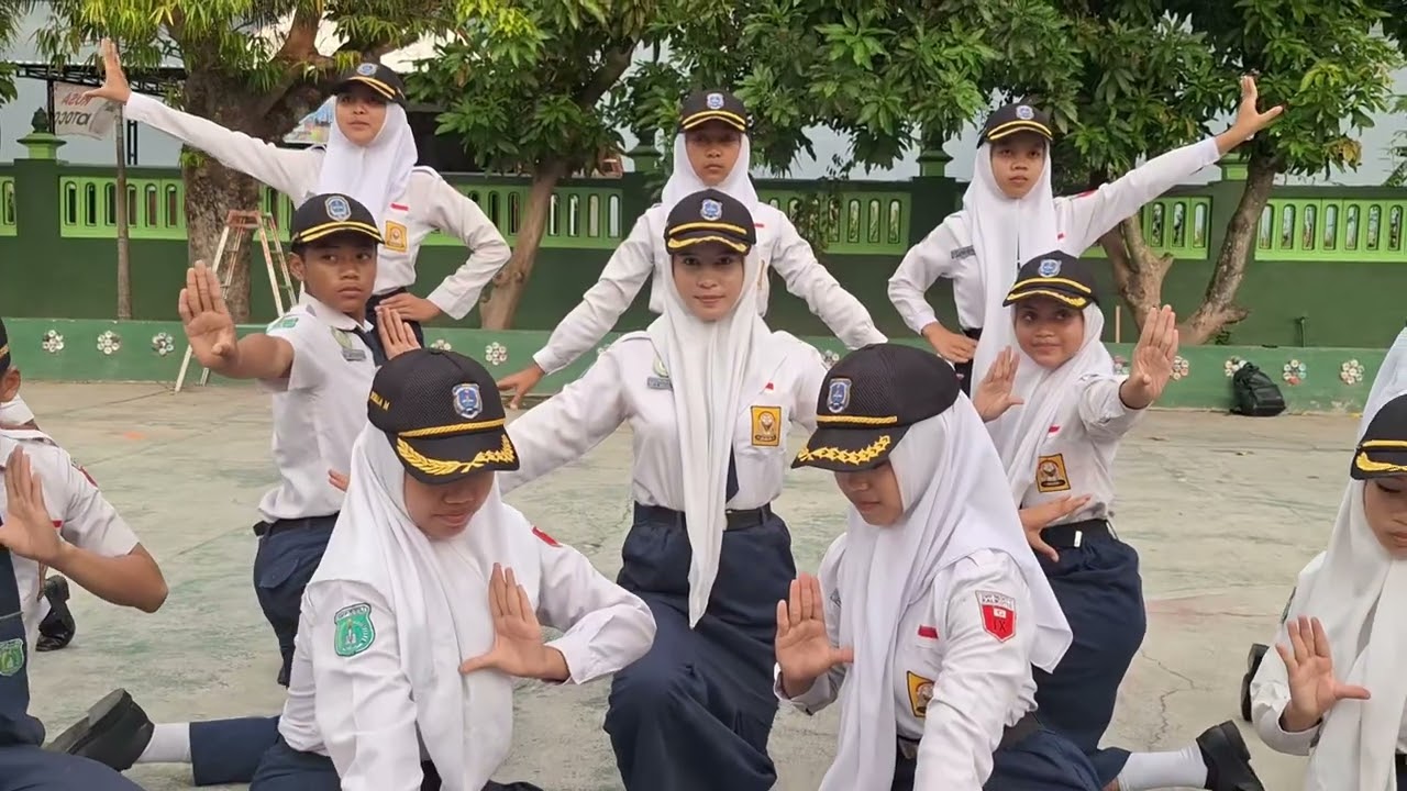 PASKIBRA SMP N 1 KALIKOTES TIM A