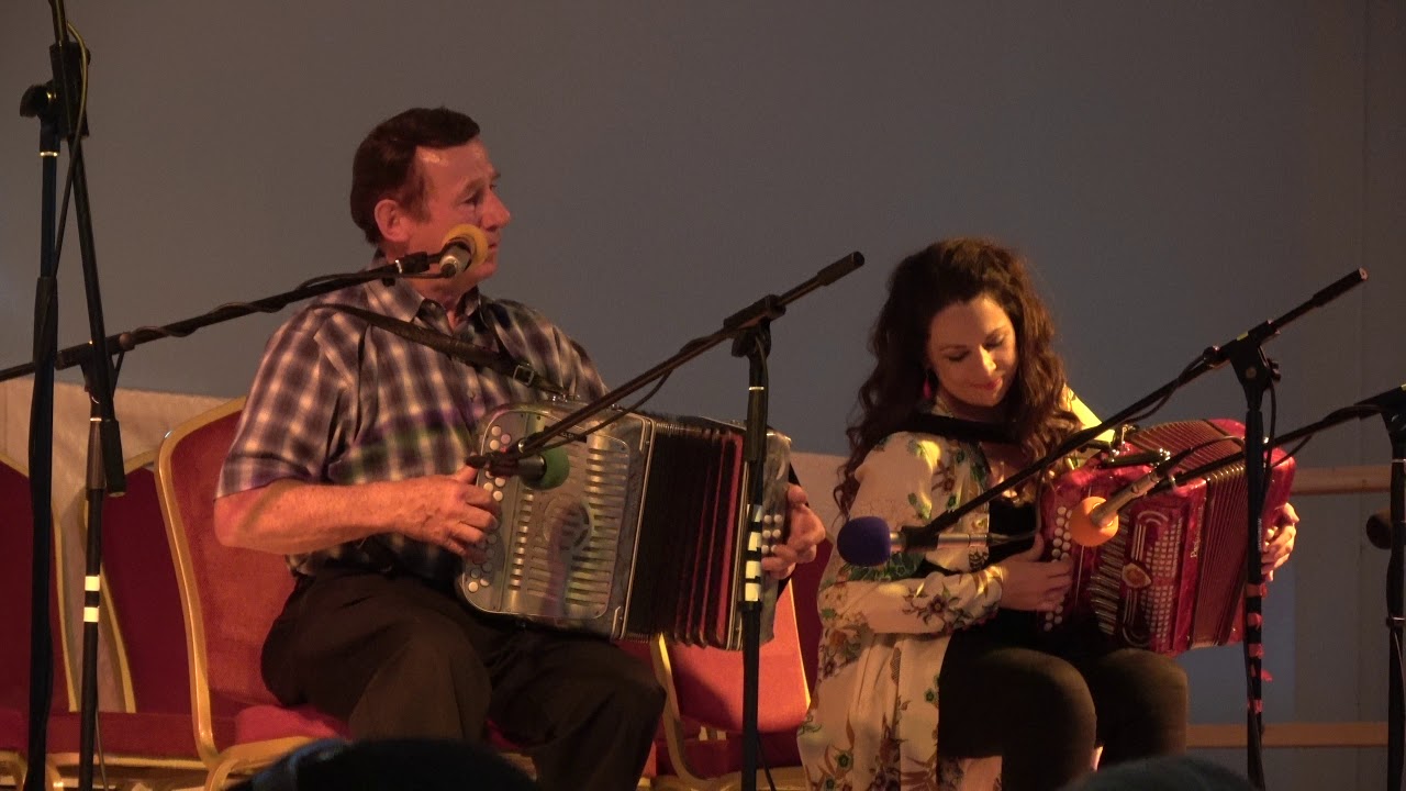 Mick Mulcahy, accordionist and his daughter,  Willie Clancy 2019. (4 K)