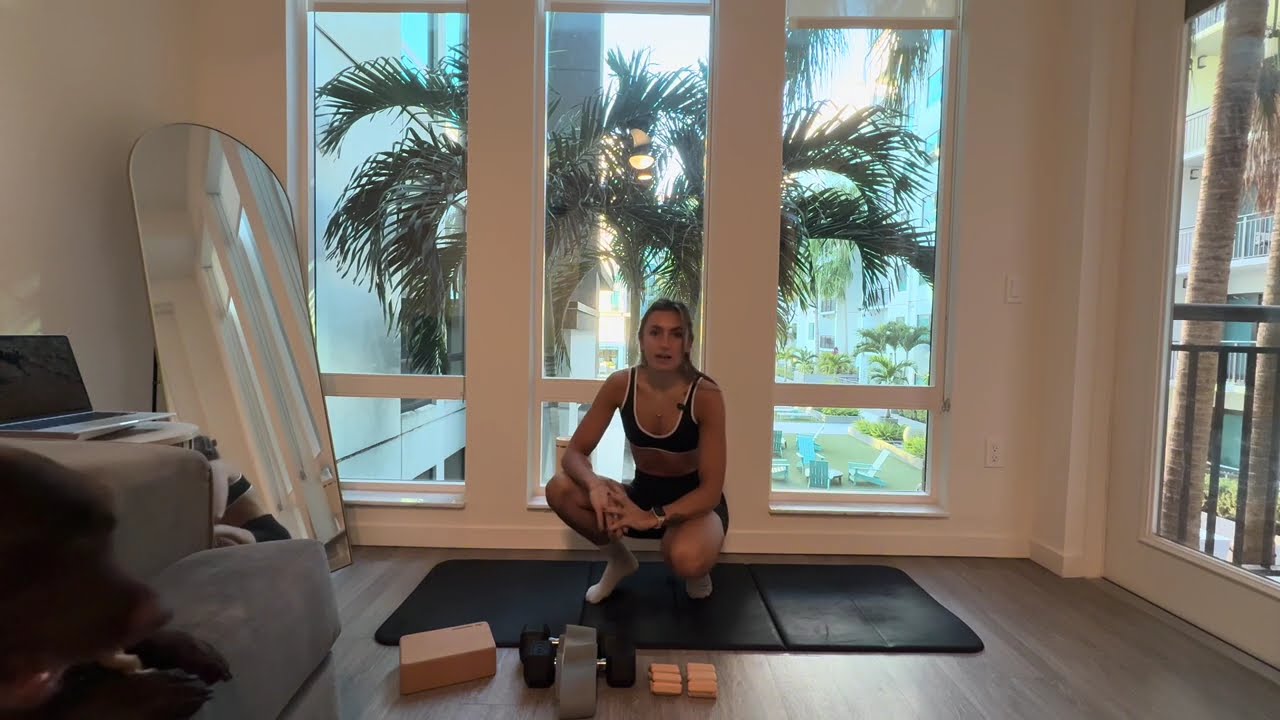 35 min LOWER BODY - Dumbells / Ankle Weights / Band