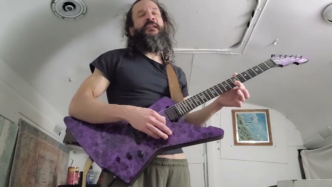 Dang missed it by 1 sec lol. Another random song creation 