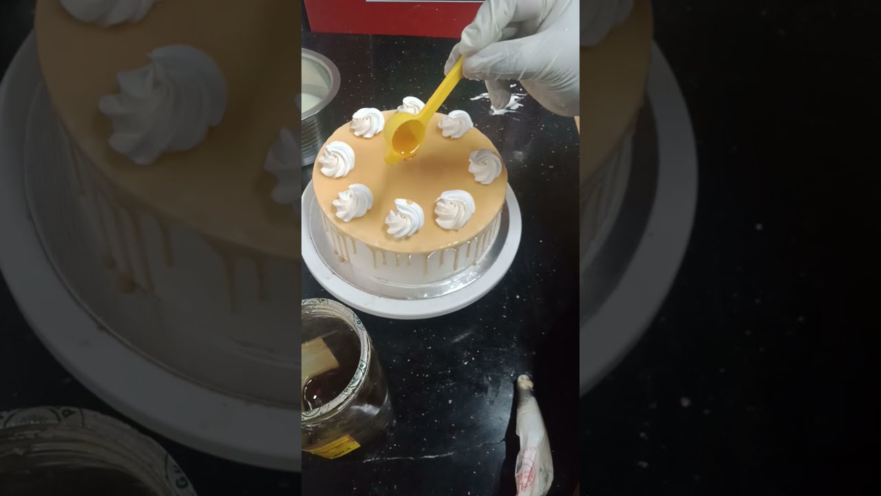 Honey bee cake
