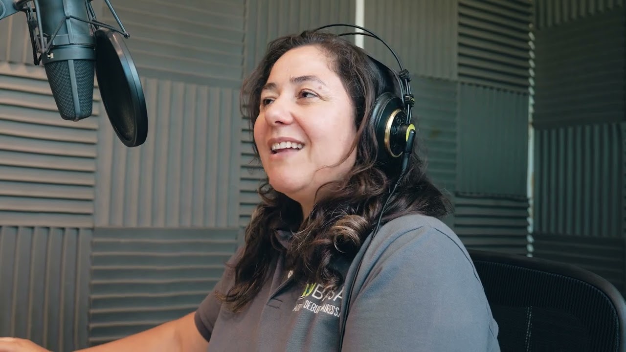 Radio 2 Fm 107.1 - 30 a&ntilde;os conectados en tu camino - AUBASA