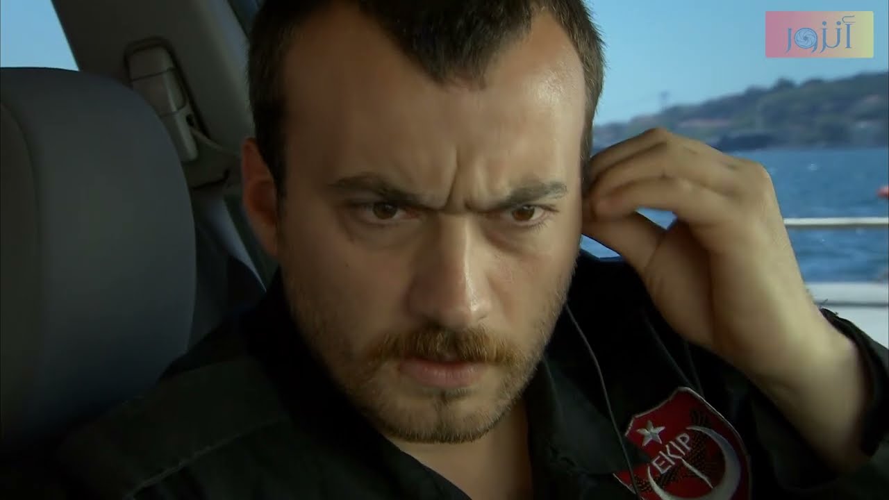 نشأت كشف عاكف حاطط جهاز تنصت وحاول يلعب عليه - الفريق الأول 2