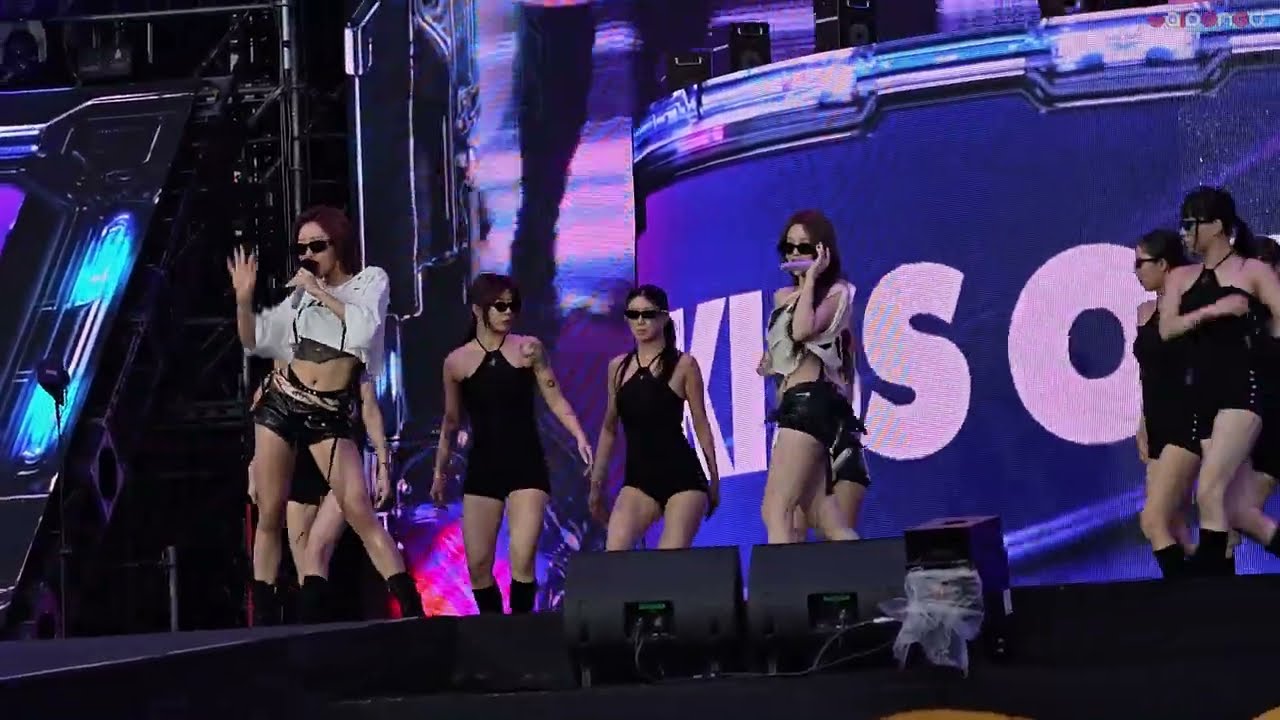 KISS OF LIFE - IGLOO [WATERBOMB SEOUL 2025/250706] Fancam 직캠 4K60