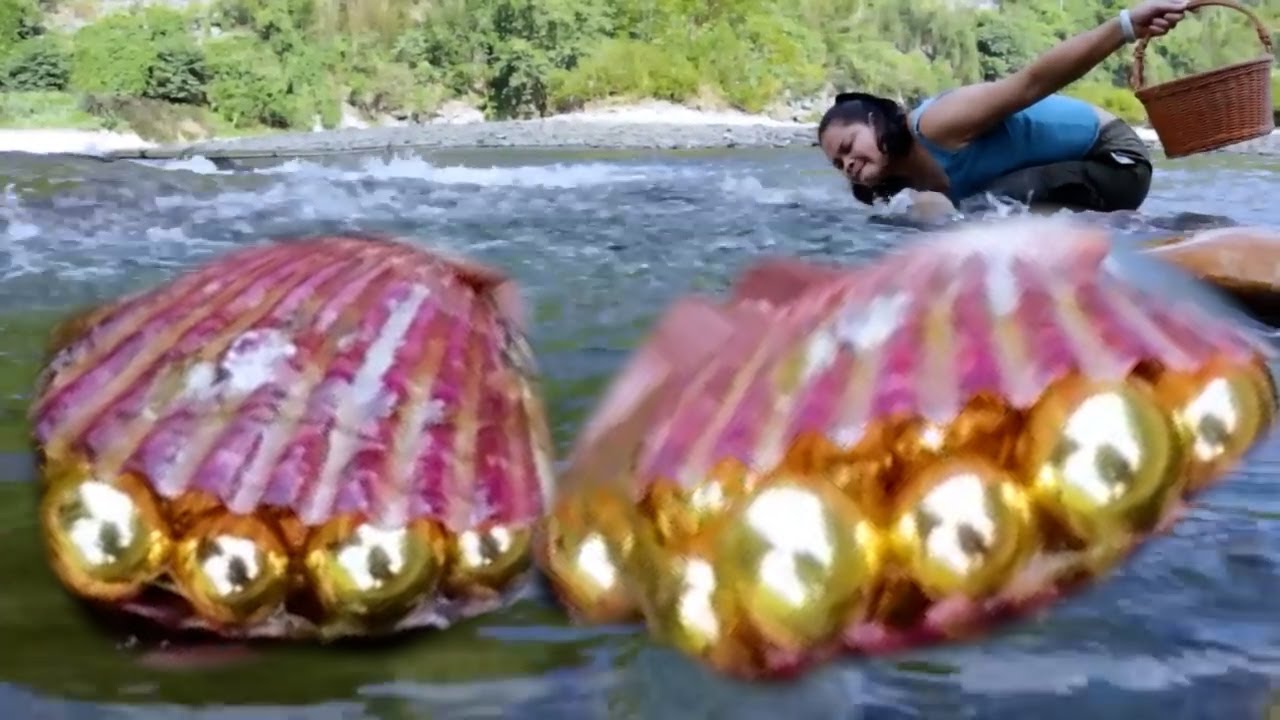 Wow! There are such golden pearls in a shell!    The bottom of the river is full of surprises!   😍 🫧