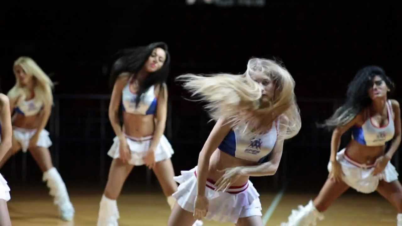 Efes Dance Square Off