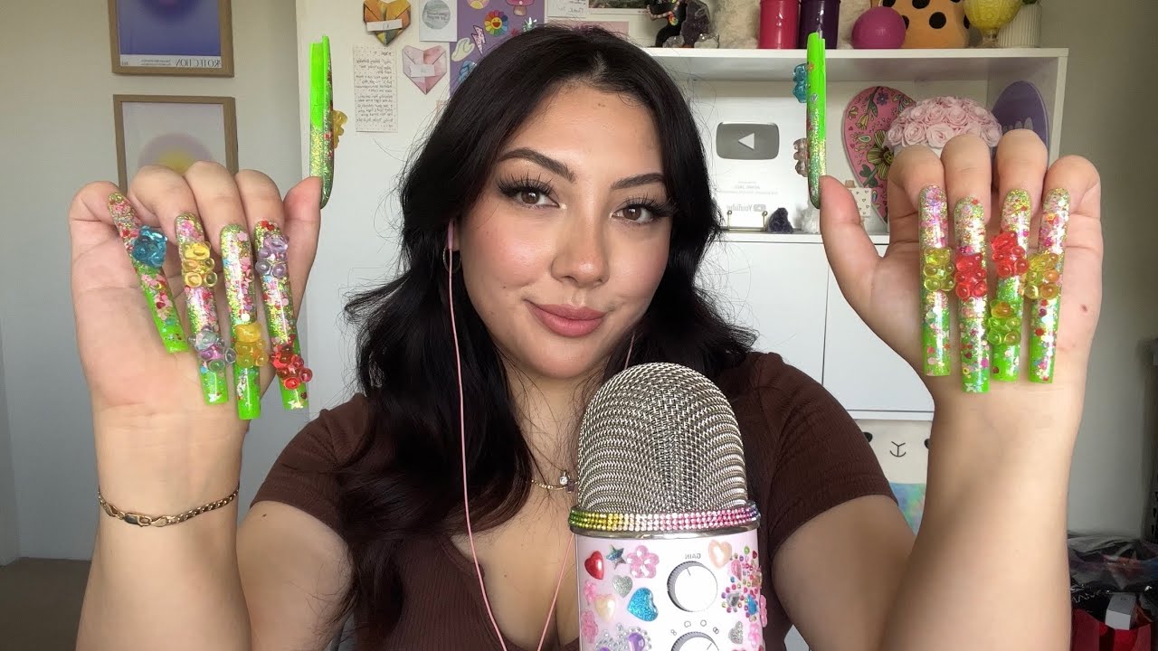ASMR Nail Tapping & Clacking 💚🧸