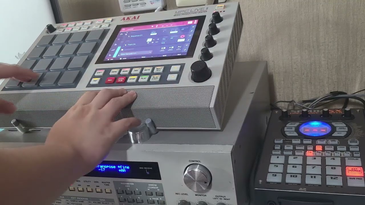 AKAI s950 boombap beat making process