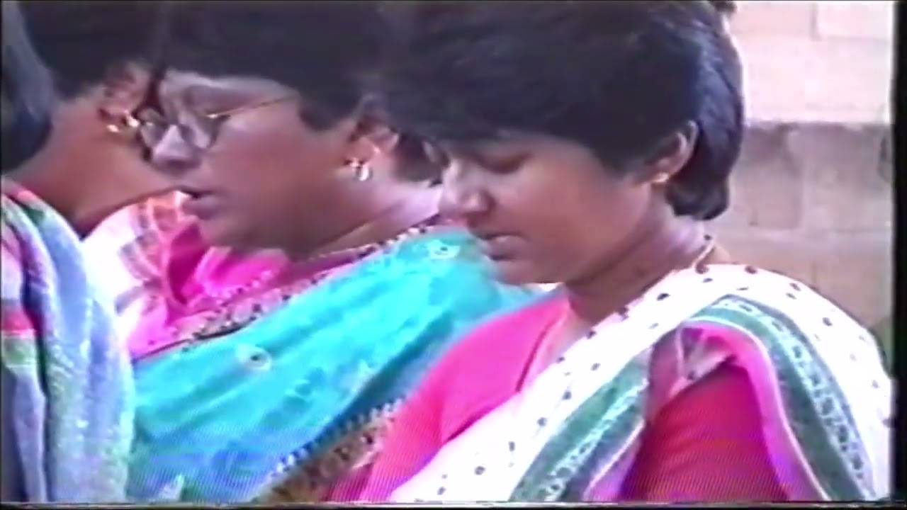 South African Hindus worship in Sydney, Australia 2001