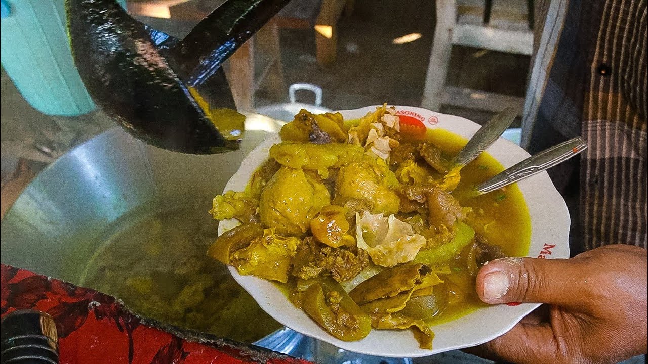 RELA ANTRI DEMI SOTO KIKIL PAK HAJI JONO PASAR SAPI TUBAN