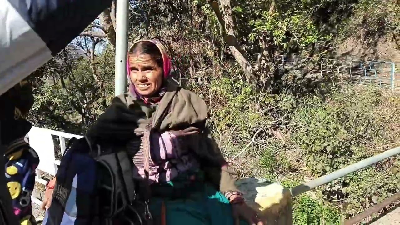 आज गए हम गांव..