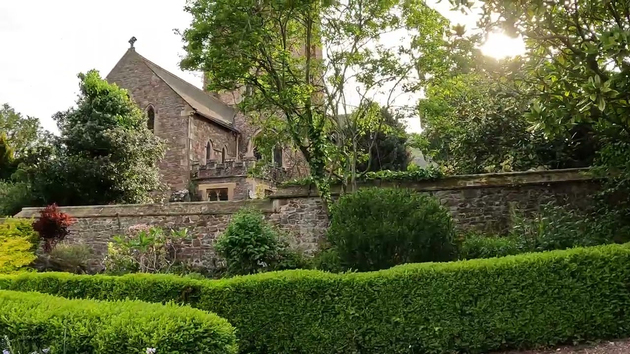 Dunster Village Gardens Walking Tour | Scenic Somerset Village Views | 17th May 2023