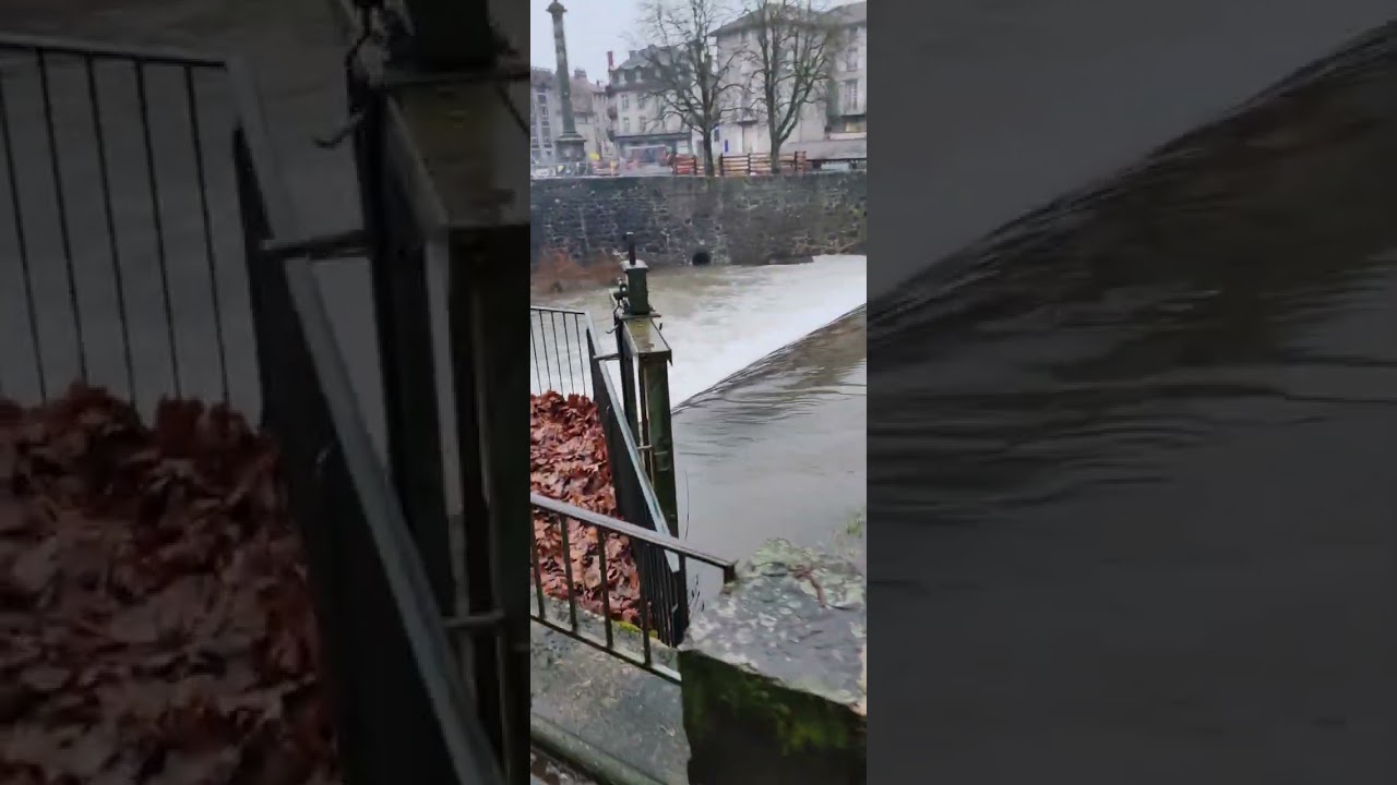 یک روز بارانی و یک نعمت اللهی و  یک نعمت طبیعی در سر زمین  به قول مسلمانان کوفری بیننده ما باشید ...