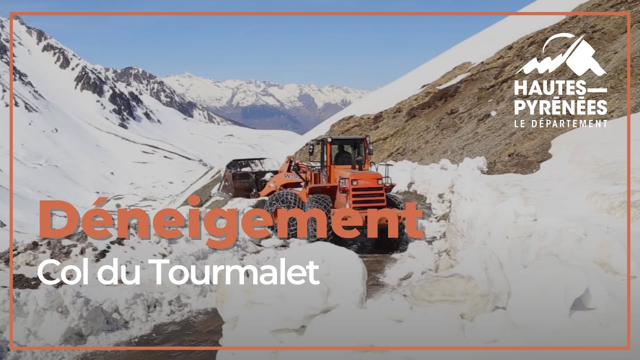 Déneigement du col du Tourmalet par les agents du Département des Hautes-Pyrénées - 2016