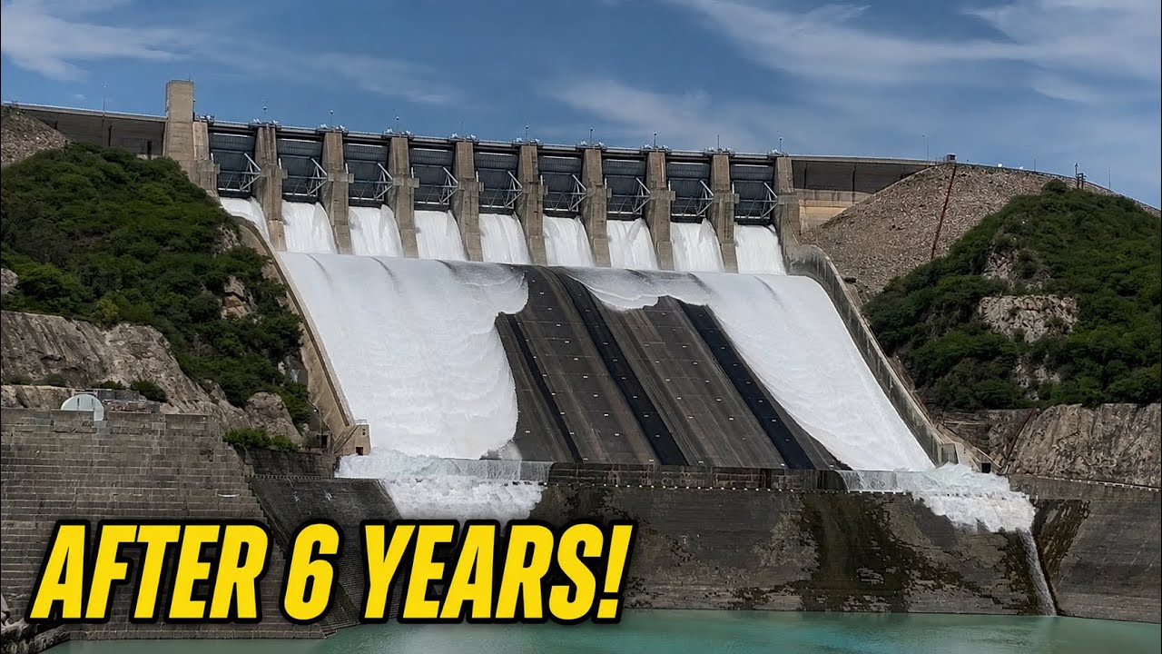 The Giant Spillway Opens After Almost 6 Long Years &mdash; Millions of Tons of Water Unleashed! 