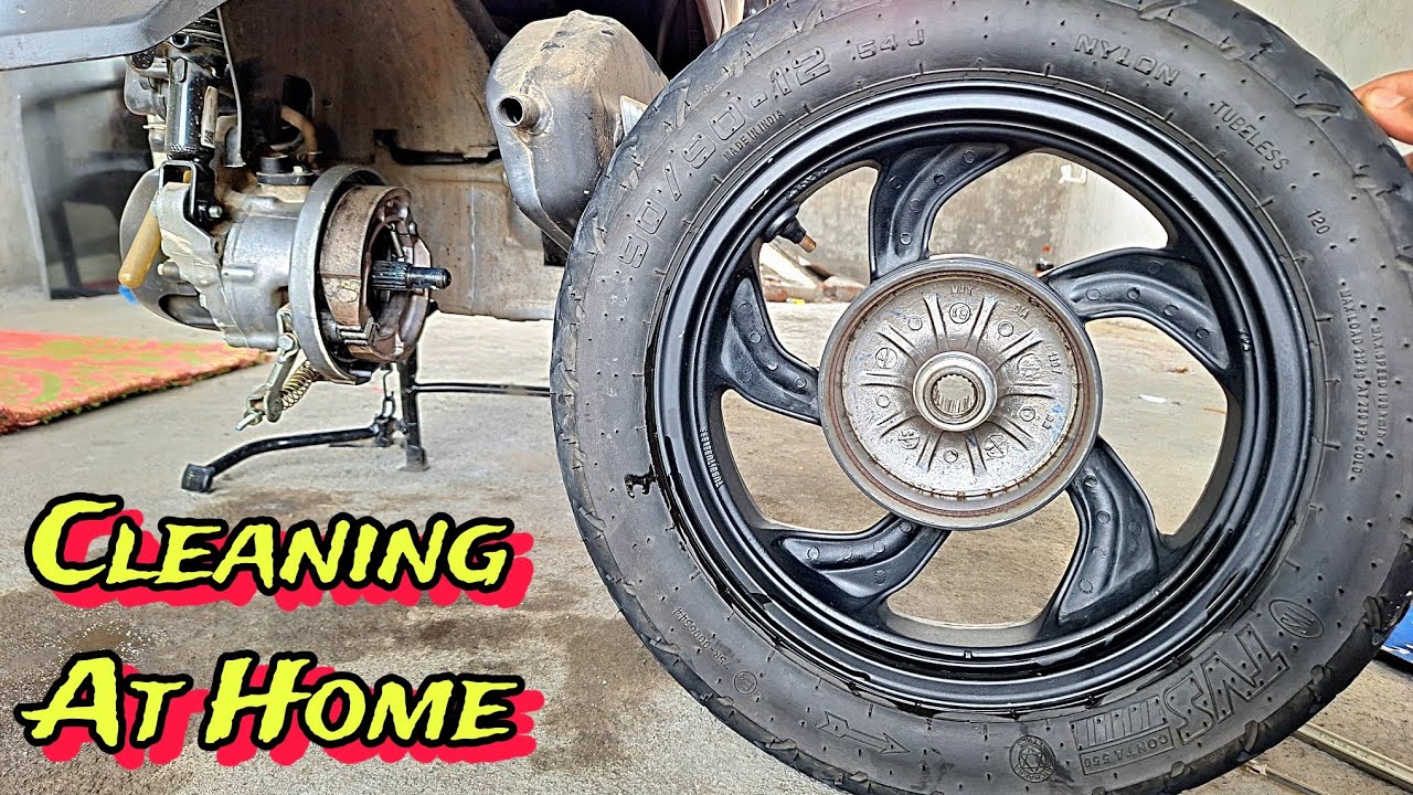 TVS Jupiter 125 Smartxonnect -- Back Wheel / Rear Tyre Removal / Rear Wheel Opening and Cleaning