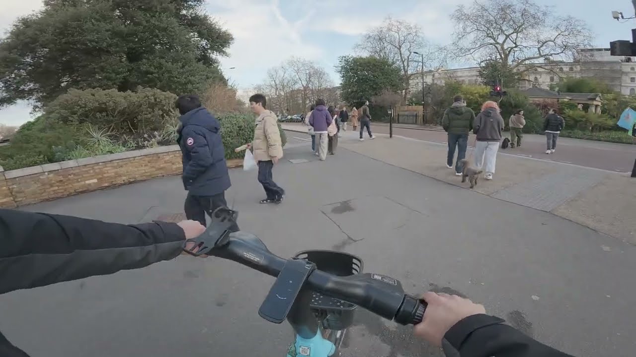 Electric bike ride in London (Hyde Park, Thames, Farrington)