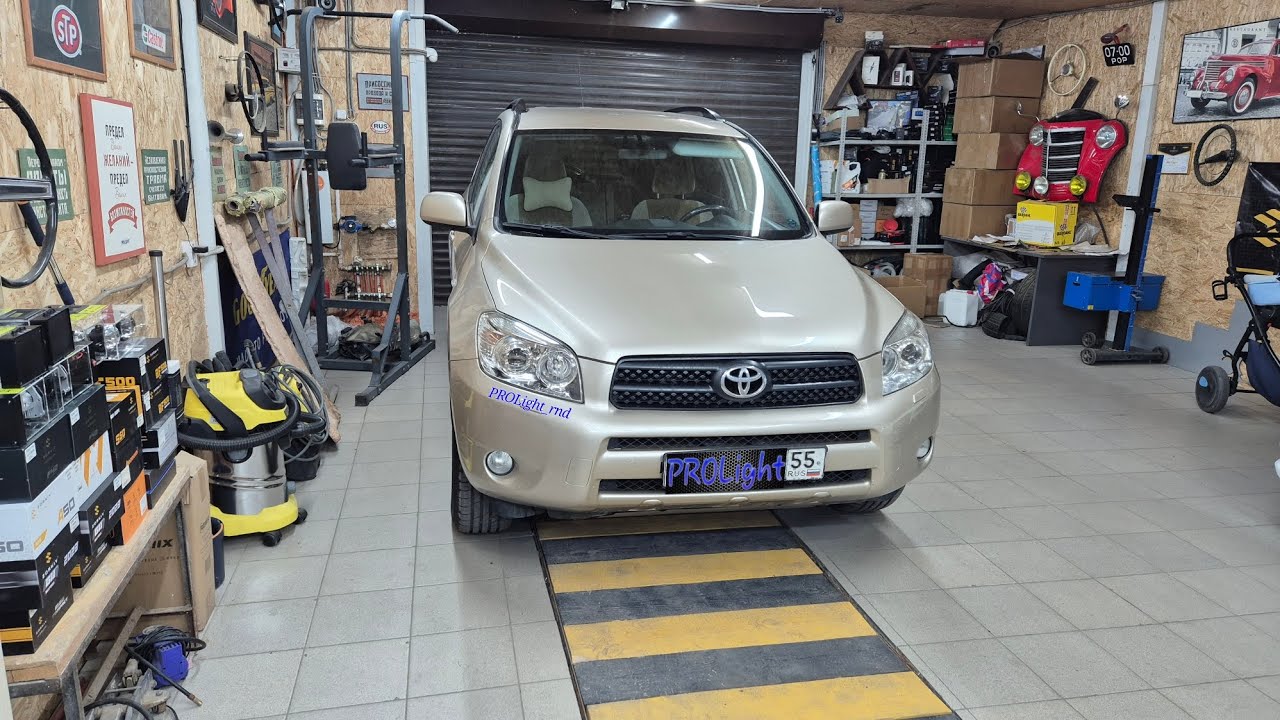 ToyotaRav 4 Замена штатных галогеновых линз на линзы ZORKiY F40 4500K gen5 BI-LED с размытой СТГ.