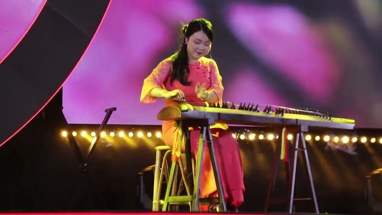 ĐỘC TẤU ĐÀN TRANH 
