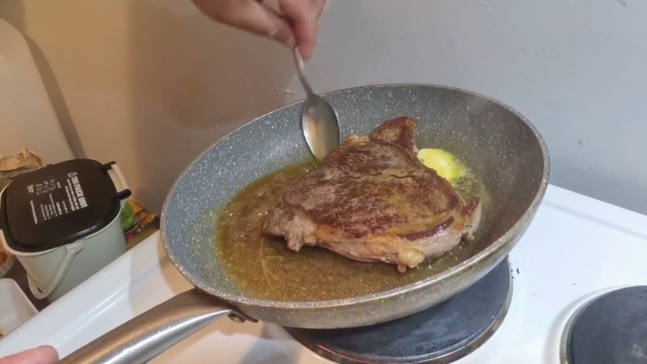 Как приготовить стейк из лопатки.