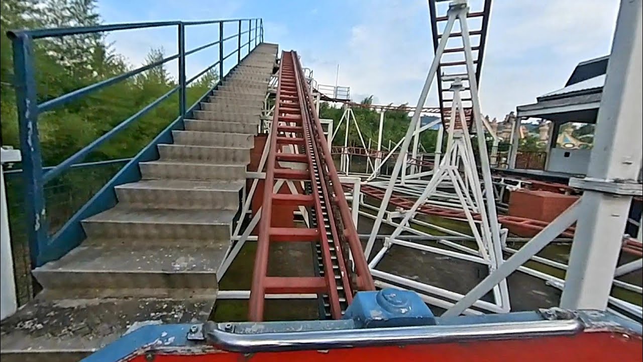 Roller Coaster Saloka Theme Park Semarang Jawa Tengah.. Keretanya Cepat Juga Larinya