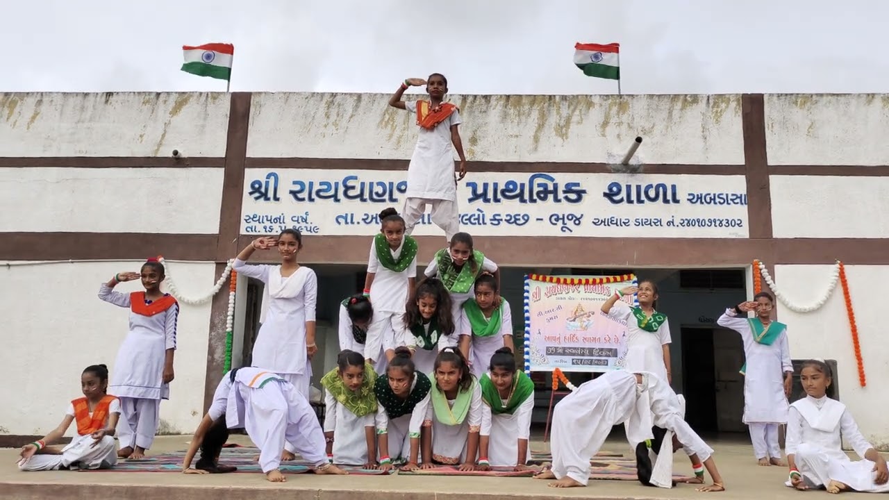 pyramid in primary school #girls #pyramid #15aug2023