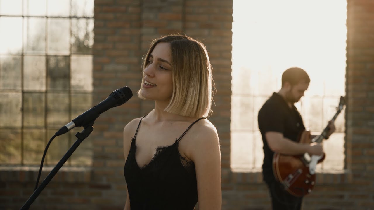 FLORA Acoustic : To Build a Home / The night we met ( cover ) - Pinewood Live Session