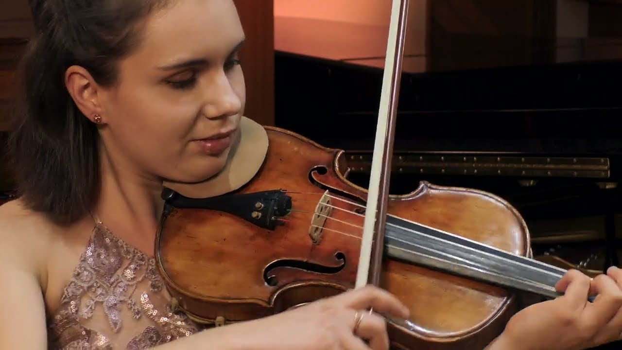 Wieniawski – Theme original varié Op. 15 Wiktoria Białostocka – violin