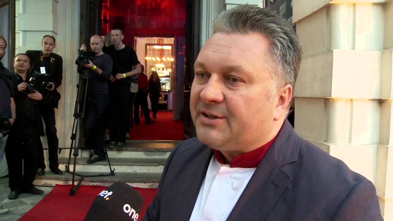 Jak Robert Sowa kupuje samochody? - Flesz Celebrycki