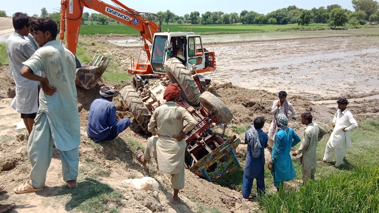 seedha ker dia Belaeus tractor 510 ko krain ki madad say seedha ker dia....