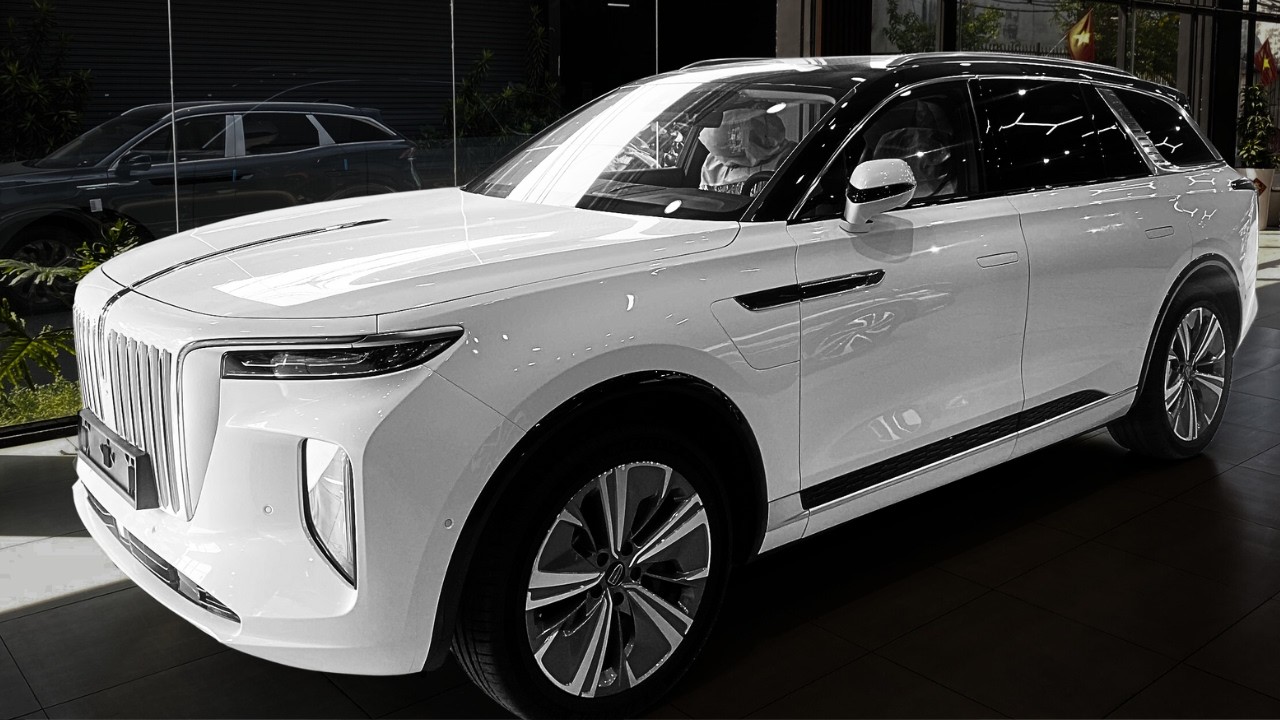 Почему HONGQI E-HS9 — САМЫЙ РОСКОШНЫЙ ВНЕДОРОЖНИК ИЗ КИТАЯ!