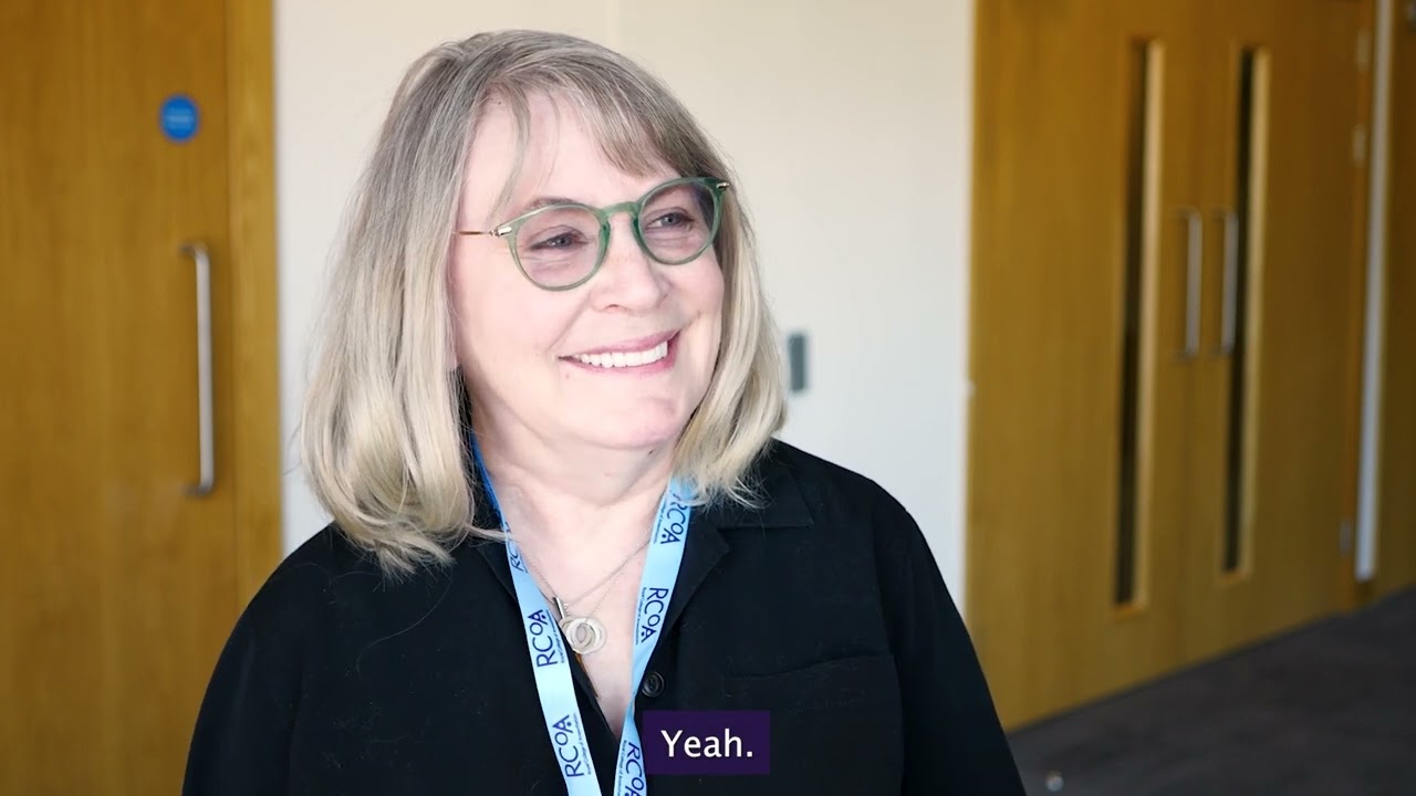 Доктор Гейл Ван Норман выступает на конференции Anaesthesia 2025