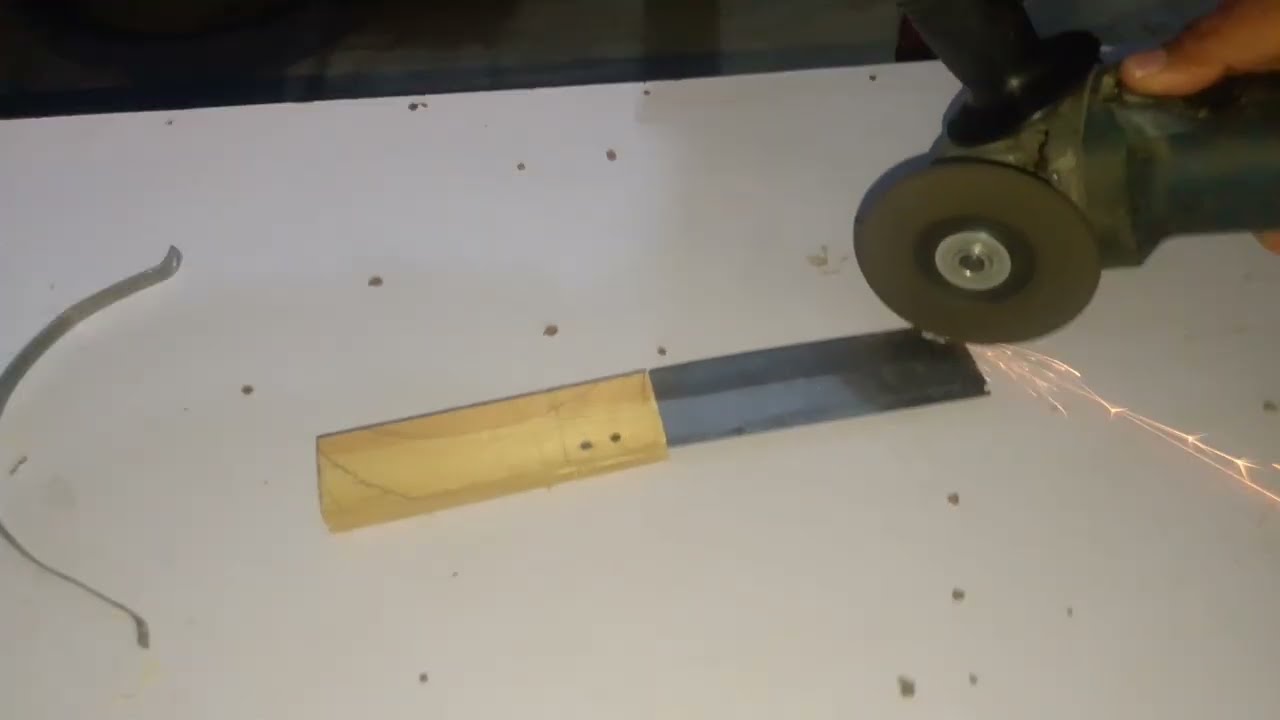 Don't throw Away your wood! I show you How to Make A Knife 
