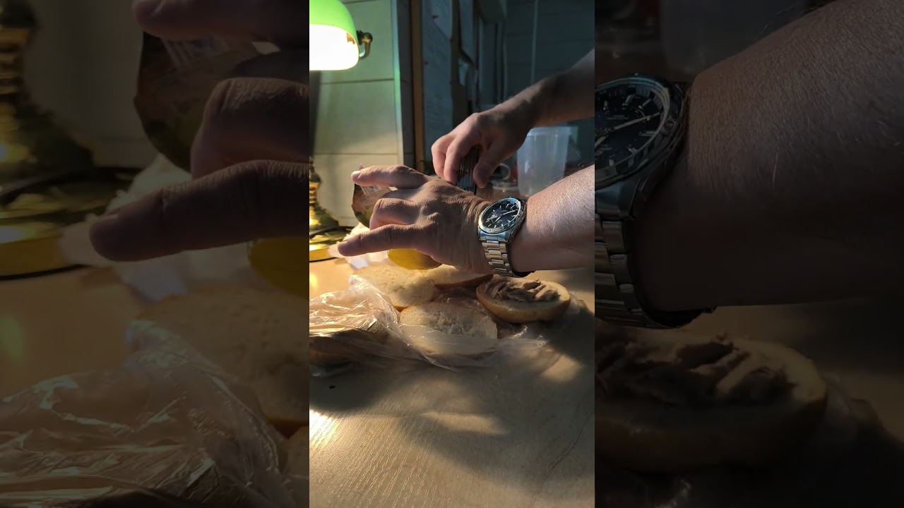 Test pasztetu i bułki.Victorinox SwissChamp.