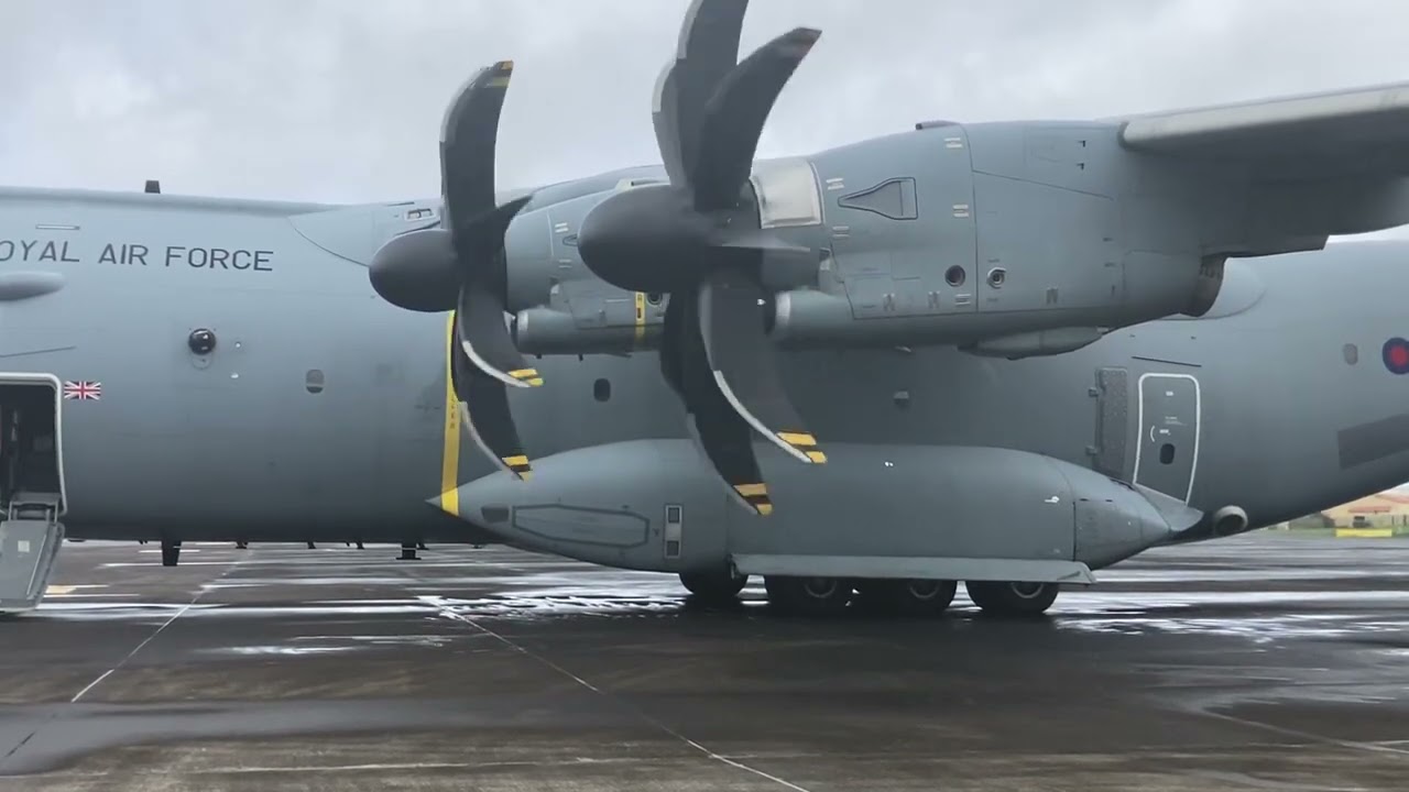 Airbus A400 engine starting - propeller pitch changing