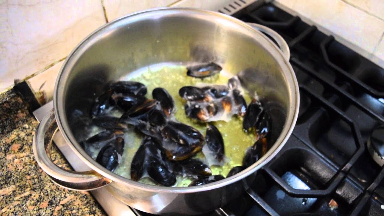 Mejillones al vino blanco