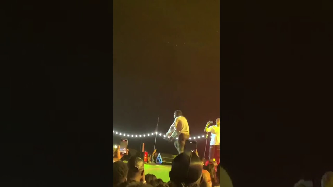A GUY TWERKS AT AFRONATION GHANA 2019 @kingnature