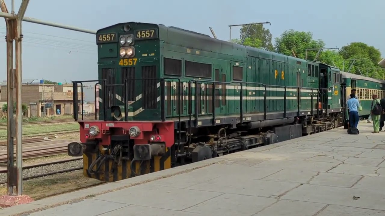 Khushhal khan khattak Express 20DN 