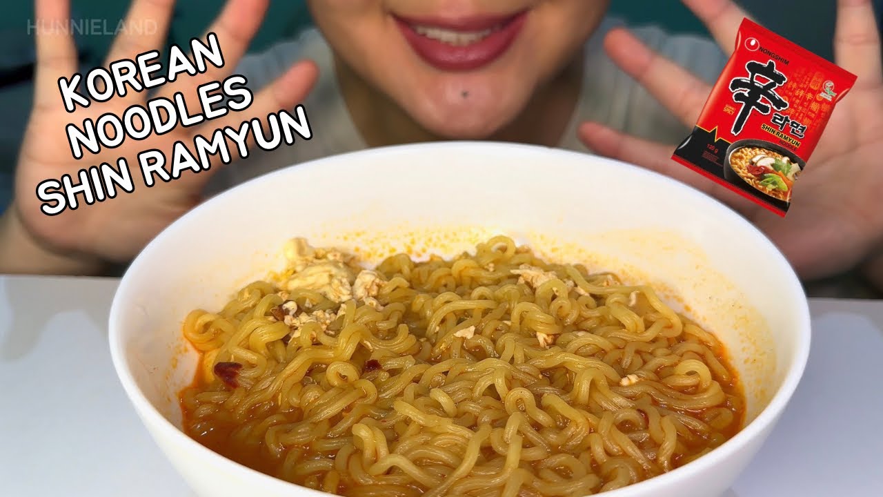 Real Mukbang No Talking Korean Noodles Shin Ramyeon (신라면) 🇰🇷 | Hunnie Land
