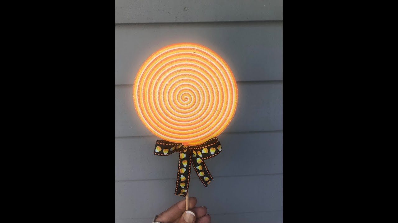 How to Make a Lollipop with Laura Jeans Wreath Room