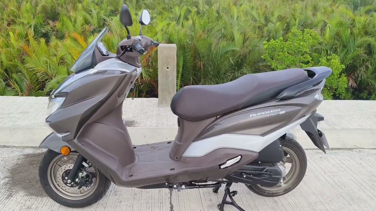 My new Suzuki BURGMAN STREET EX 125 (bronze) quick walk around
