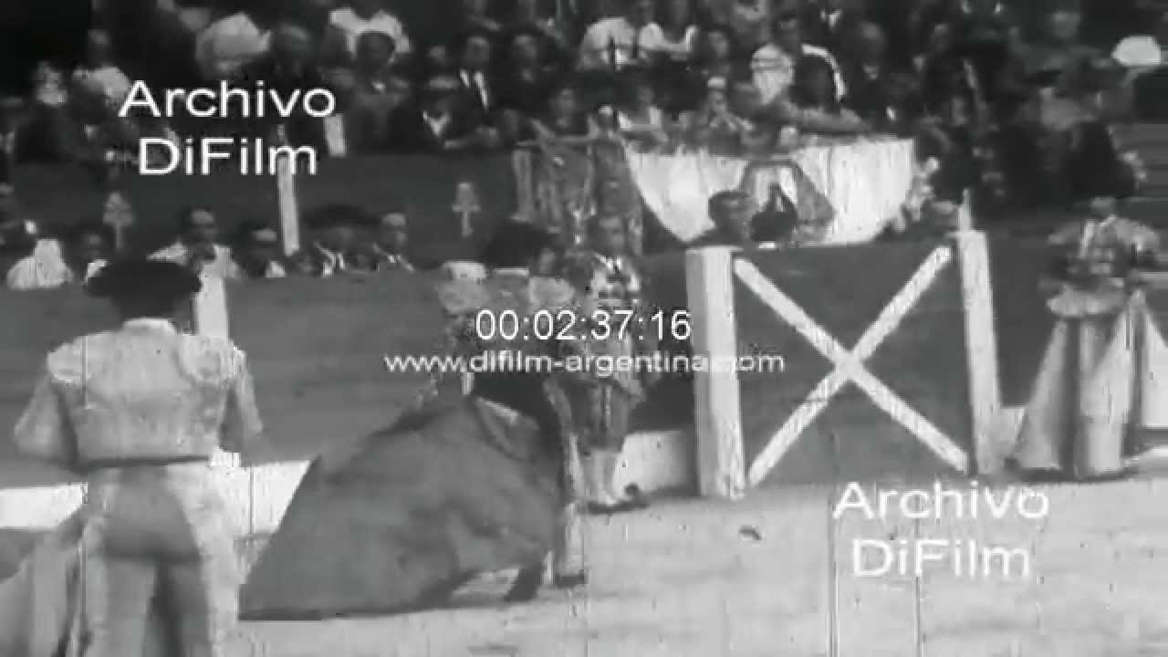 Manuel Benitez El Cordobes toreando en plaza de Espa&ntilde;a 1968