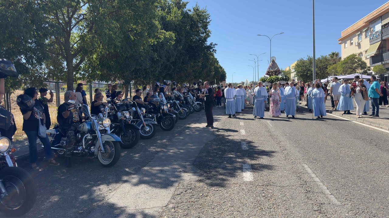 Traslado de la Virgen de la Montaña de San Blas al cementerio y de ahí a San Juan Macías.