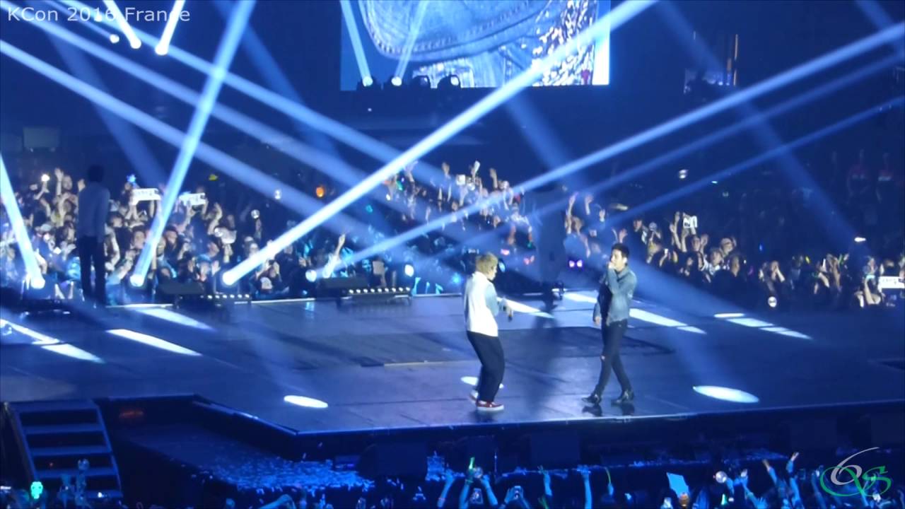 KCON 2016 France - Block B - Walkin' In The Rain [20160602][FANCAM]