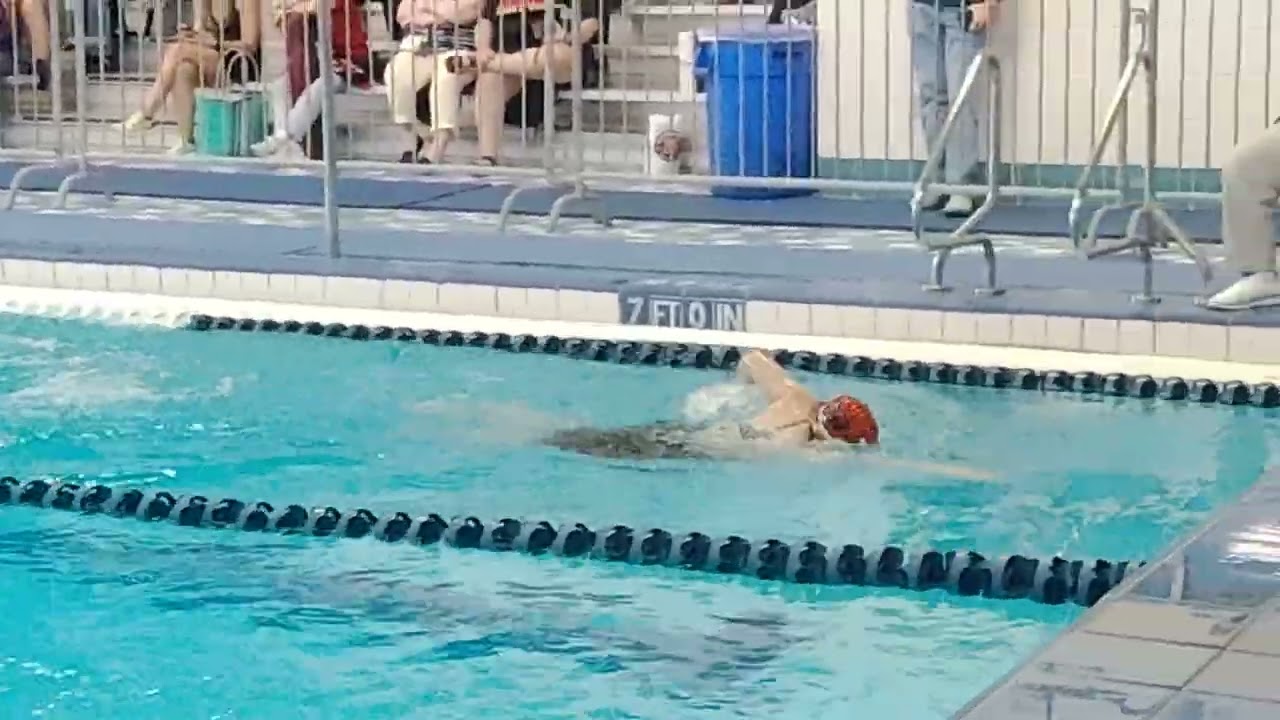 GIRLS 400 FREE RELAY P1