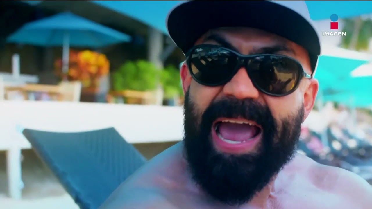 Eduardo Iniesta y su aventura en la playa más gay de Vallarta | Qué Importa